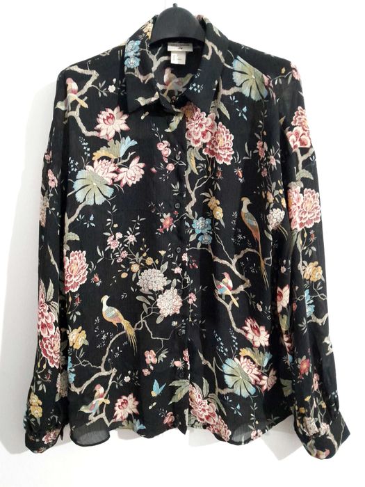 Camisa preta c/flores e pássaros H&M - GP & J Baker - Tam 36