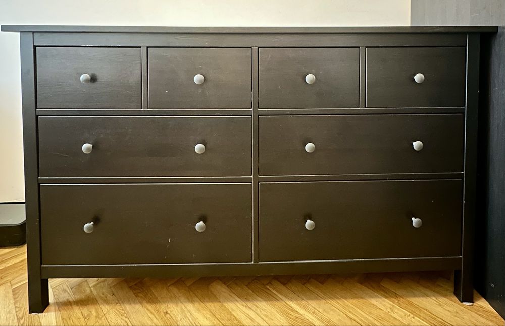 Komoda IKEA Hemnes 8 szuflad czarnobrąz drewna 160x96 cm