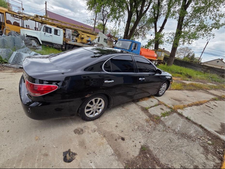 Продам Lexus E300 3.0