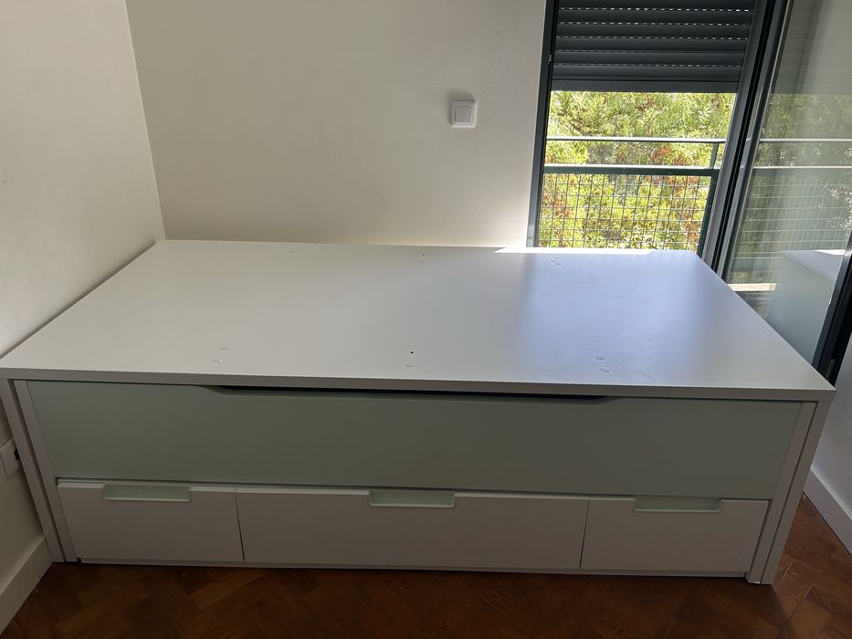 Cama com arruamaçao