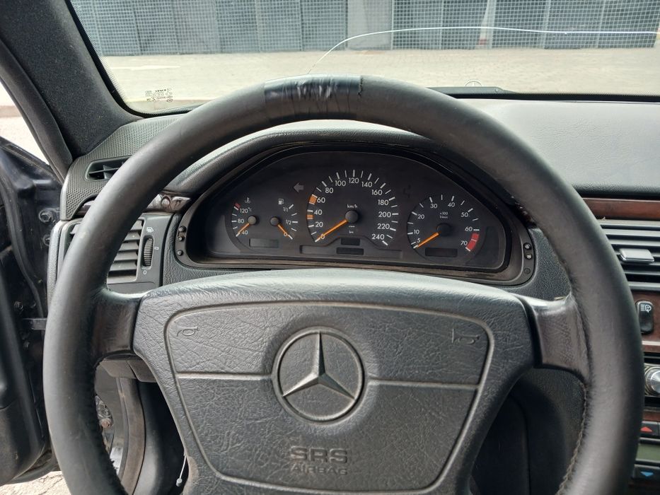 Mercedes-Benz E-Class 1996