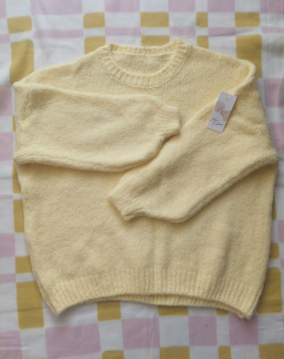 Cytrynowy miękki sweter