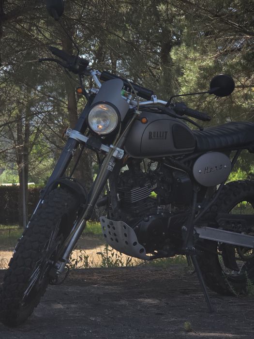 Bullit Hero 125cc + Capacete