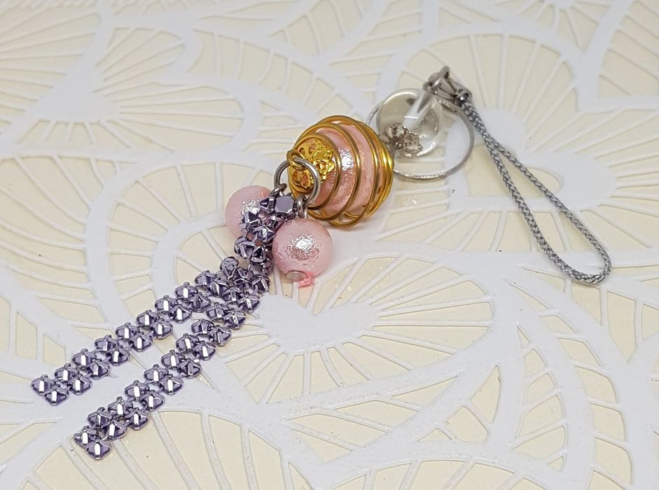 Perła w oplocie artystyczny srebrny breloczek brelok do telefonu