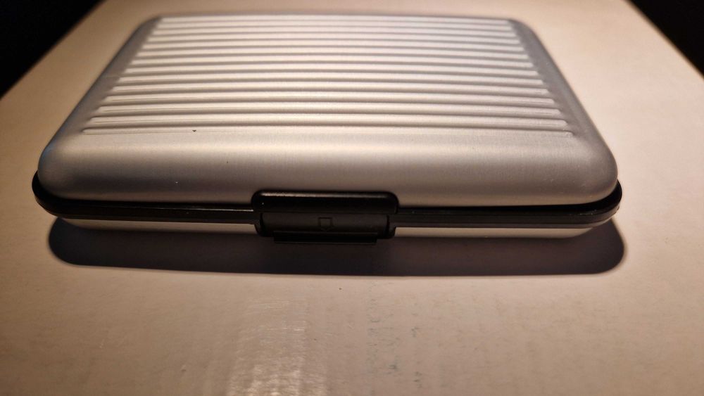 Porta cartões metalico