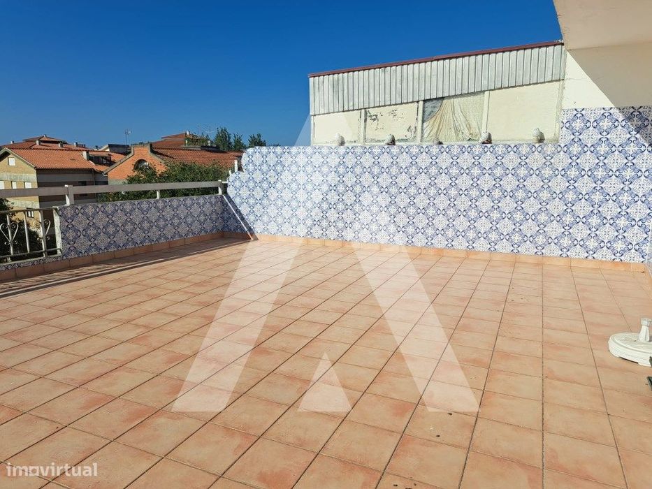 Apartamento T2 com terraço no Bairro do Liceu