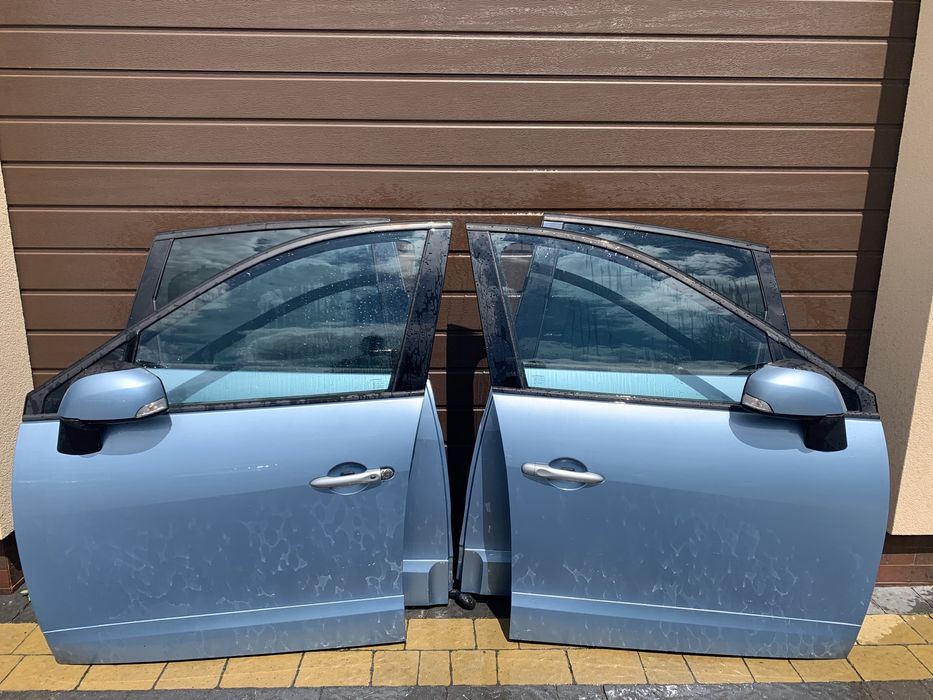 Двери передние задние Рено Мегане-3. Renault Megane Рено Сценик 3