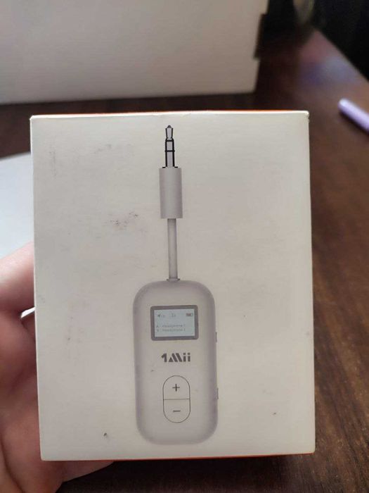 Bluetooth-адаптер 1Mii, который служит передатчиком и приёмником звука