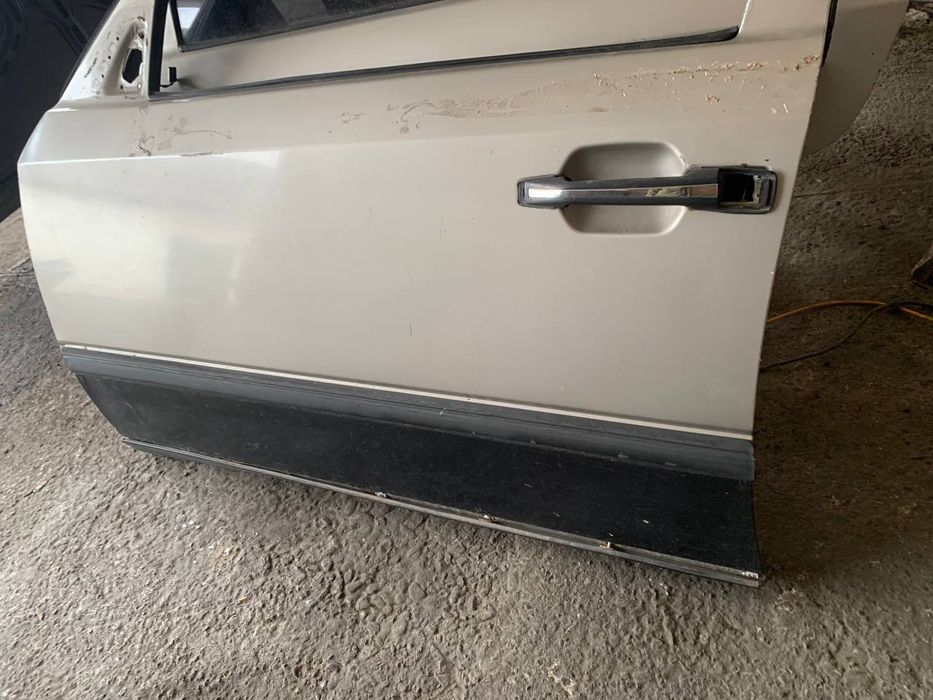 Передні двері мерс 124 e200 e250 e230 e320 e280 e124