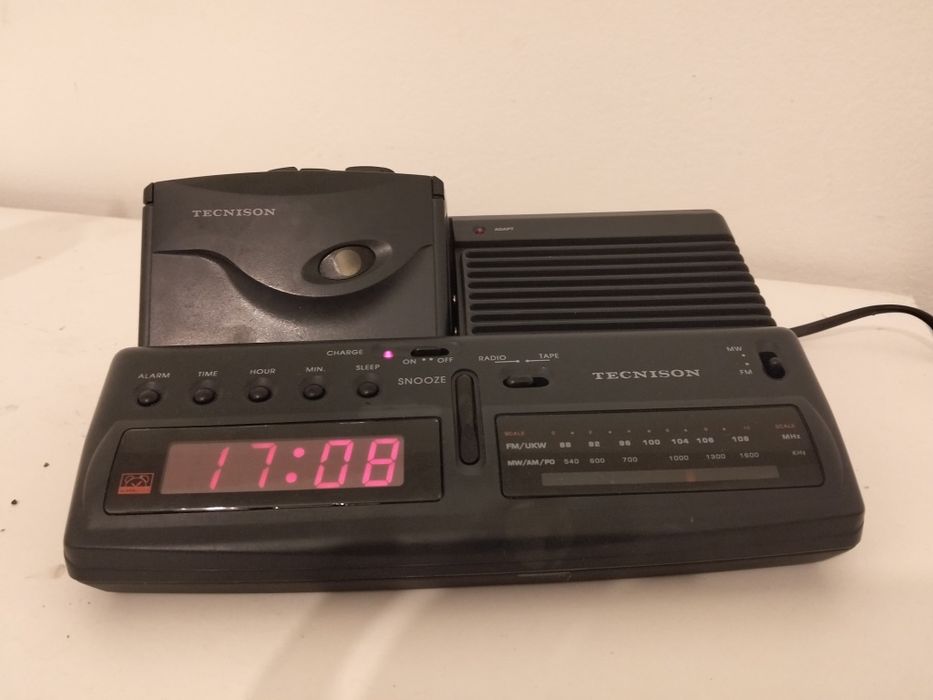 Radio despertador vintage com cassetes