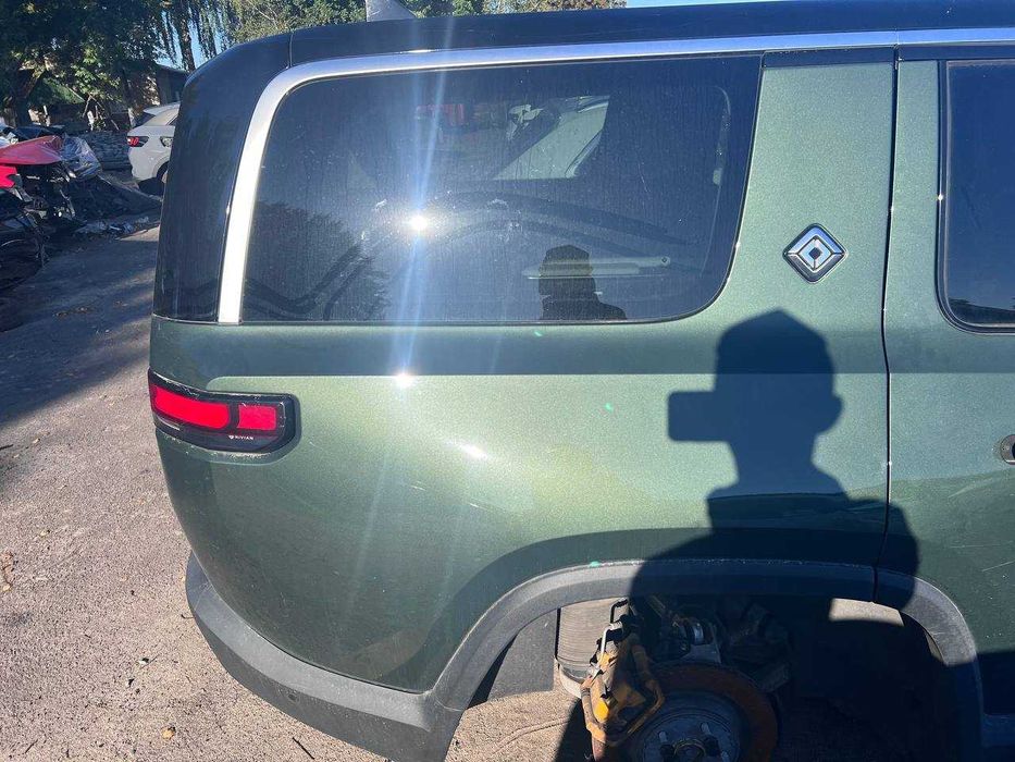 Розбірка розборка запчастини RIVIAN R1S