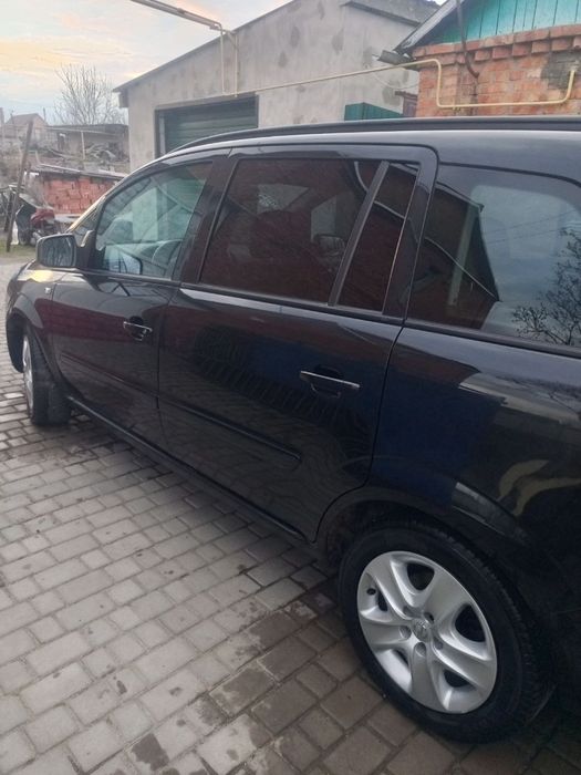 Продам Opel Zafira 2013