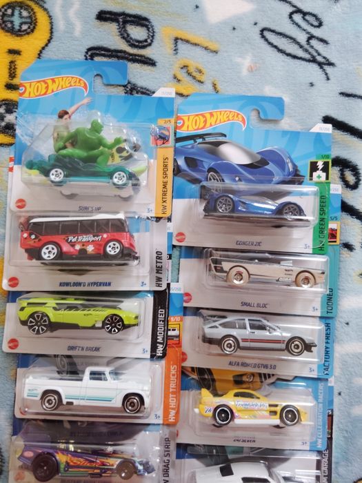 12 autek hot wheels