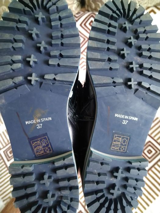 Ботінки-оксфорди жіночі шкіряні напівлаковані демі. СТАН НОВИХ