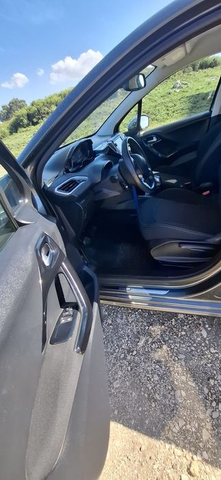 Vende-se peugeot 208 2017