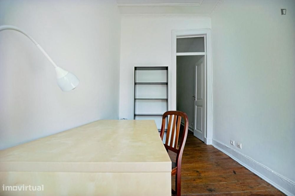 Quarto - localizado em Picoas Lisbon