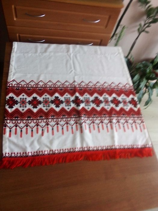 Вишитий рушник ручної роботи