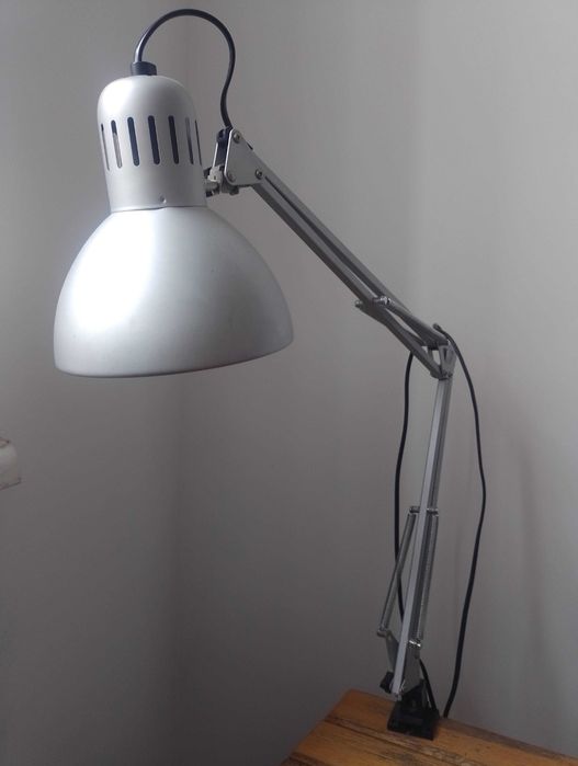 Lampka biurkowa Ikea srebrna