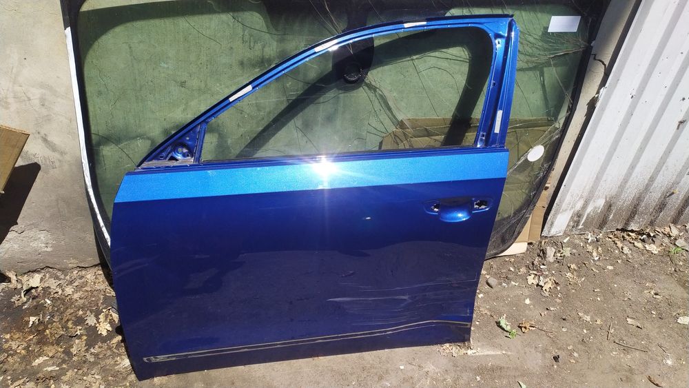 Двери Пассат б8.