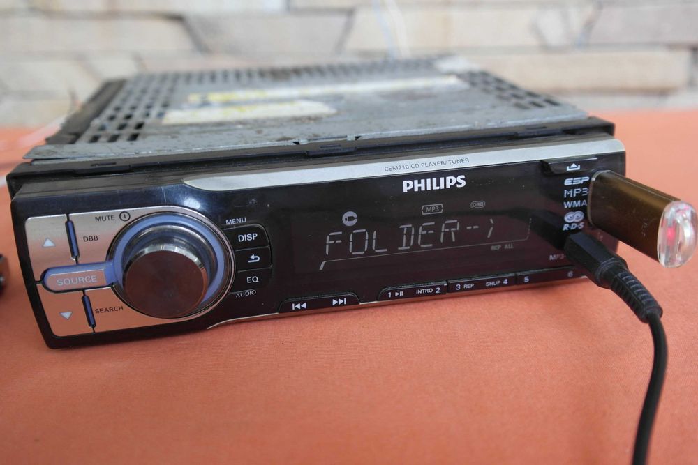 Автомагнитола Philips CEM-210 USB, AUX