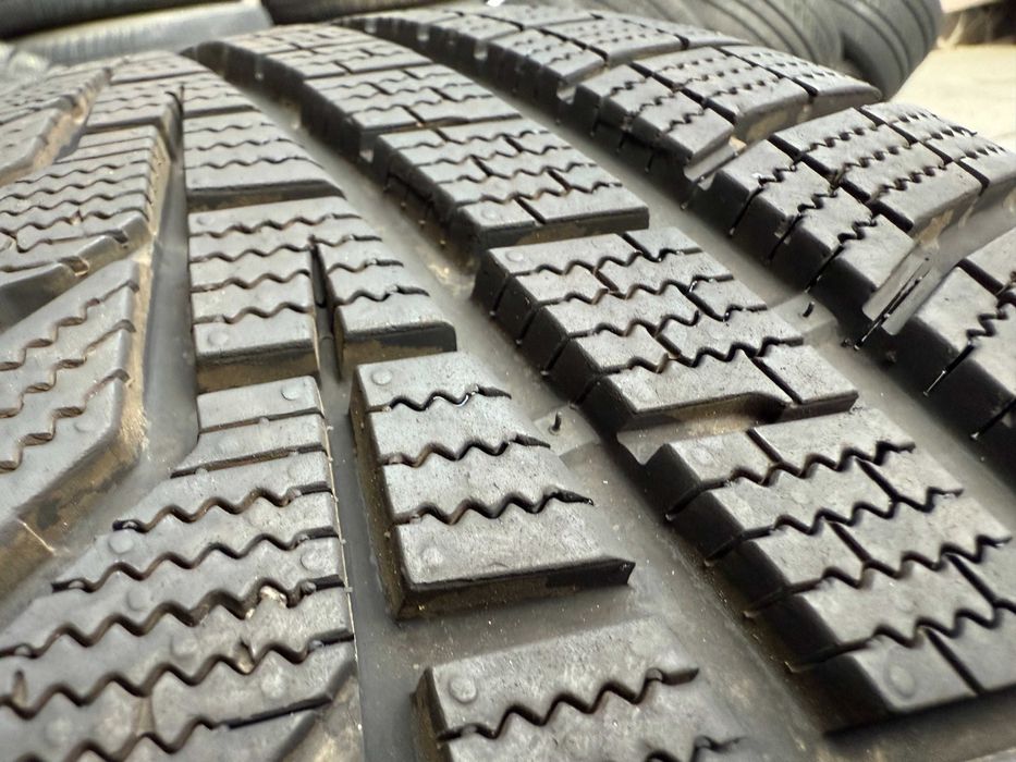 245-40 R19 98V Hankook Winter Icept Evo2 HRS 2023 розпаровка 1шт