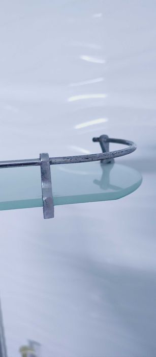 Скляна полиция у ванну