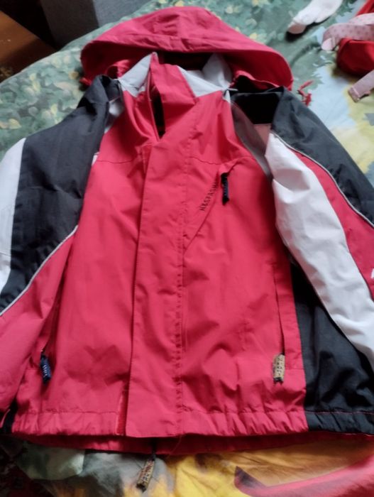 Продам курточку для хлопчика до 10 років.