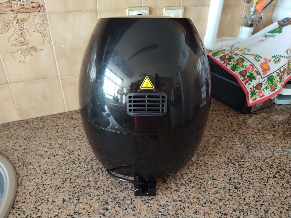 Fritadeira assadeira panela Air Fryer Tristar de 5,2 litros  casa