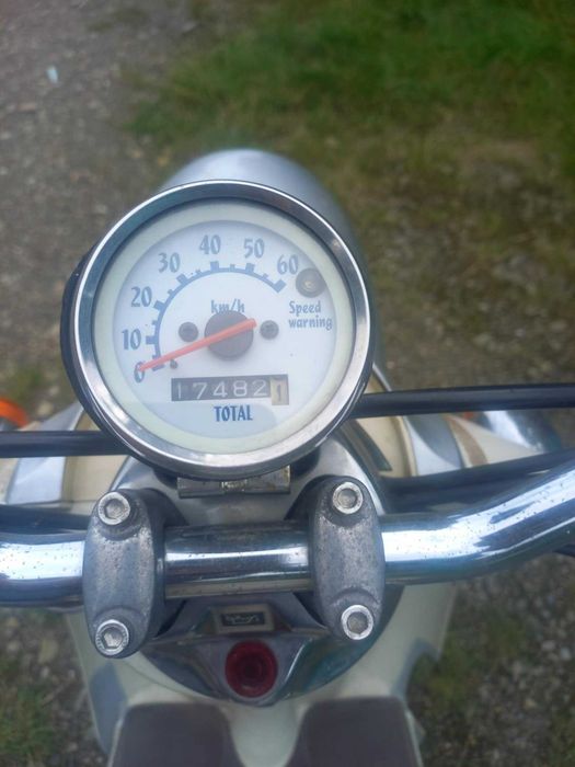 Скутер  Yamaha Vino2005рік