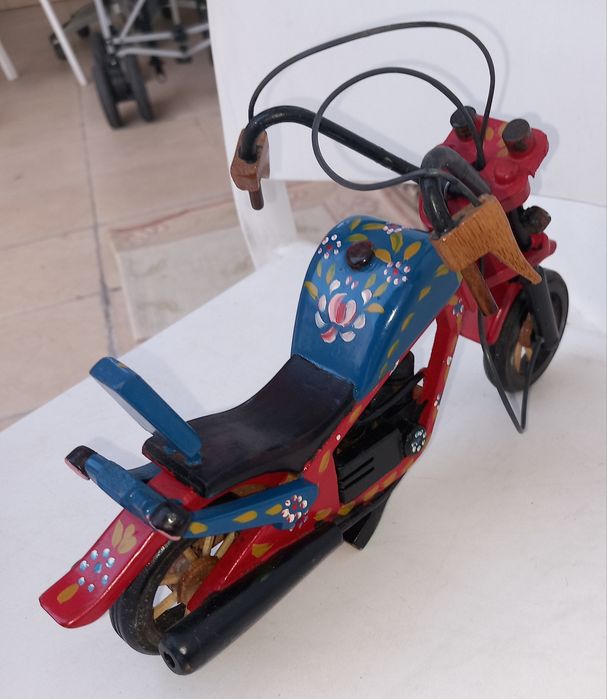 RÉPLICA DE MOTA EM MADEIRA PERFEITA E SEM DANOS. Colecção Casa Quarto Decoração Brincar