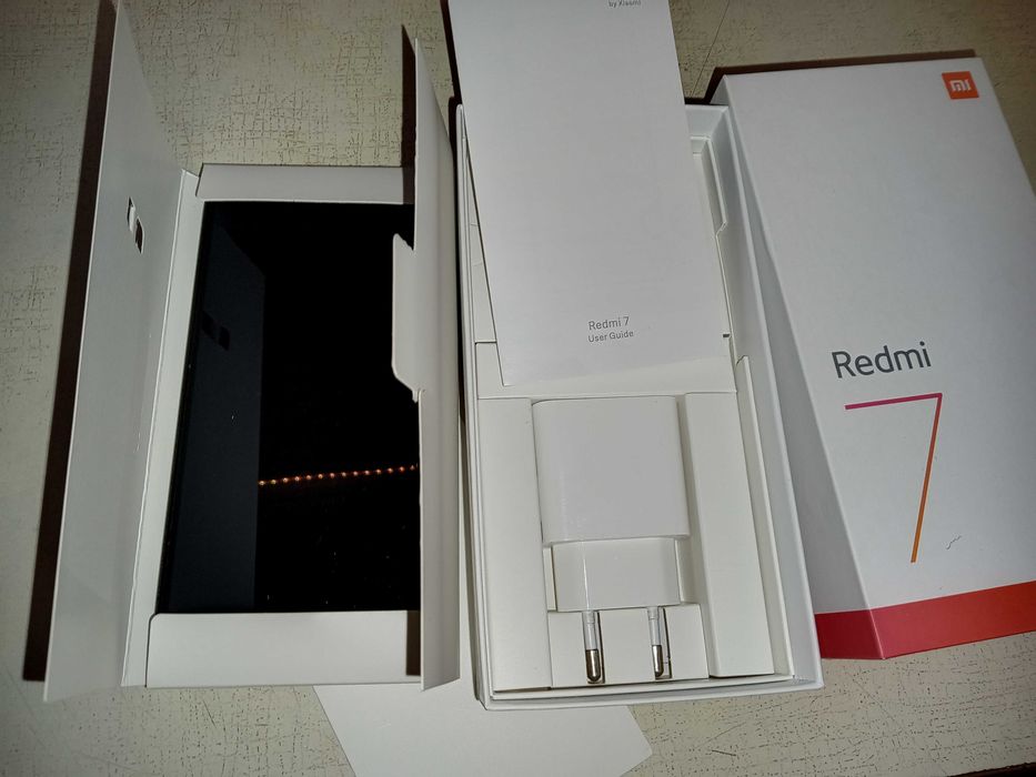 Мобільний телефон Redmi 7 3/32GB