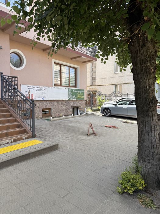 Здається в оренду комерційне приміщення.