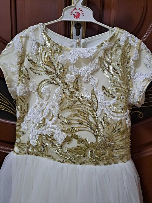 Красиве плаття для дівчинки. 140р