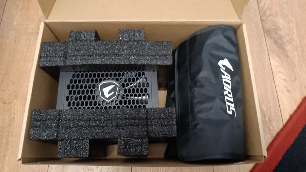 Блок живлення Gigabyte AORUS P850W (модель GP-AP850GM).