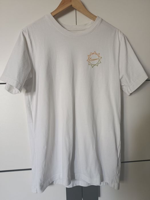 Tshert The NIKE Tee