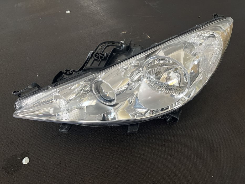 Farol esquerdo Peugeot 207