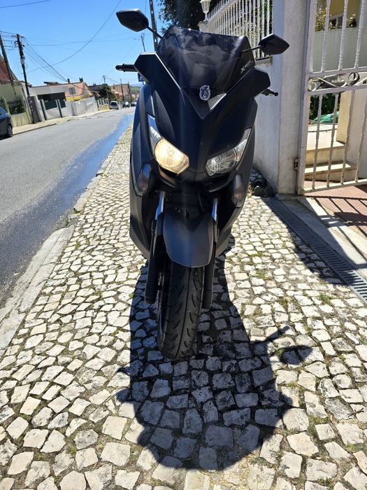 YAMAHA X-MAX 400