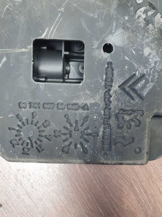 Электрический стояночный тормоз Peugeot 508