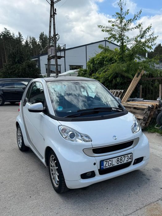 Smart Fortwo Smart Fortwo- ekonomiczny miejski maluch, gotowy do jazdy