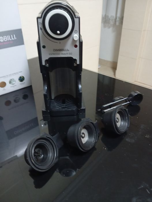 Máquina de café semi-nova Marca: DIMOBILLI