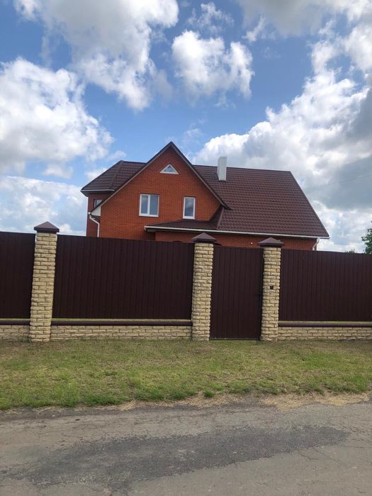 Продам будинок в с Підгайці площею 217 м2