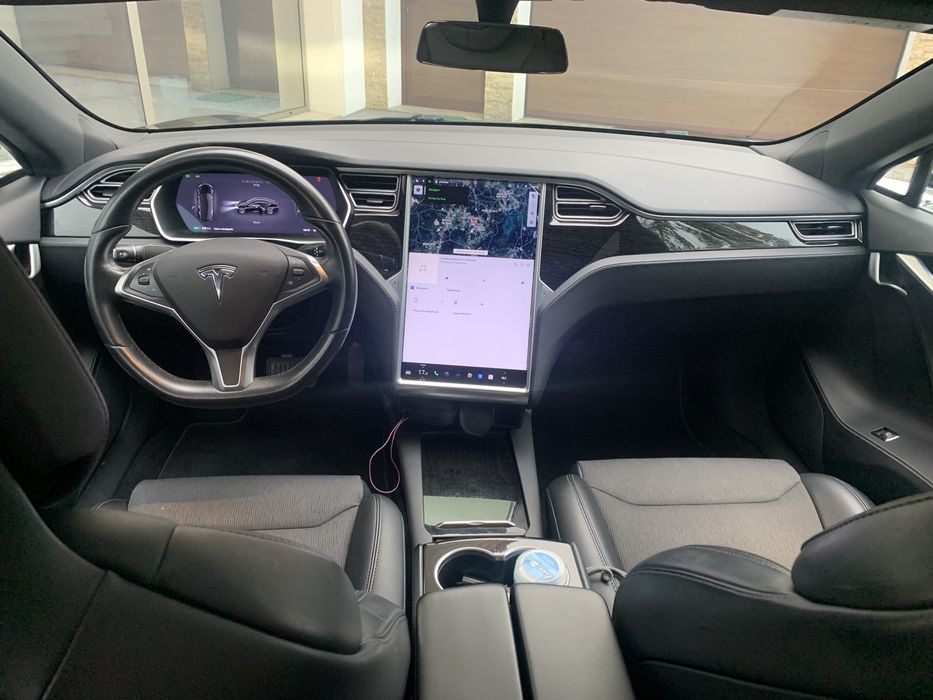 Tesla Model S 75