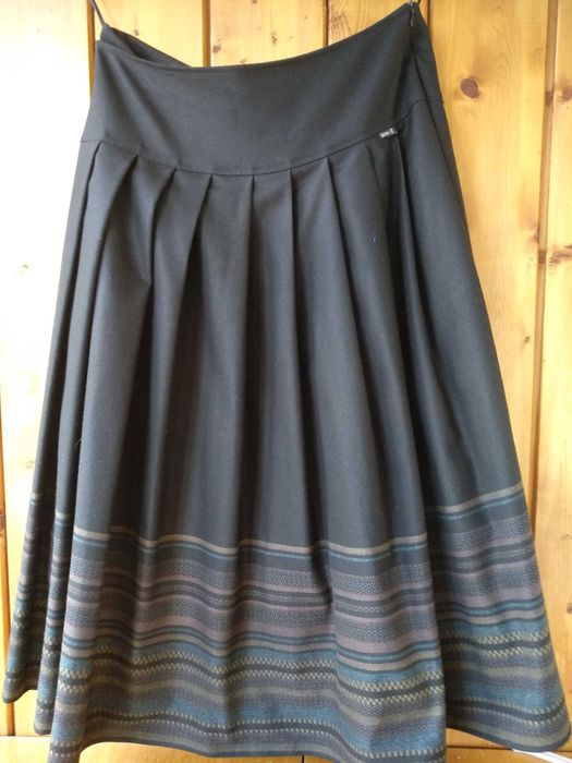 Спідниця тепла, чорного коляру