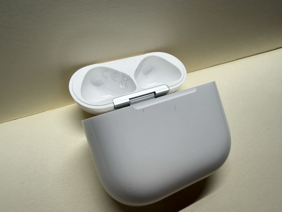 Apple AirPods 4 ANC офіційні б/у