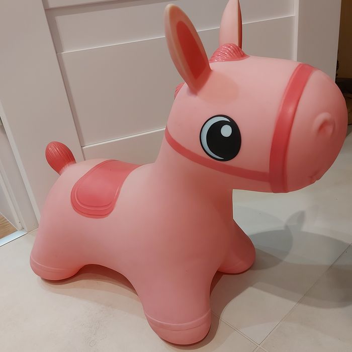 Skoczek gumowy Konik różowy