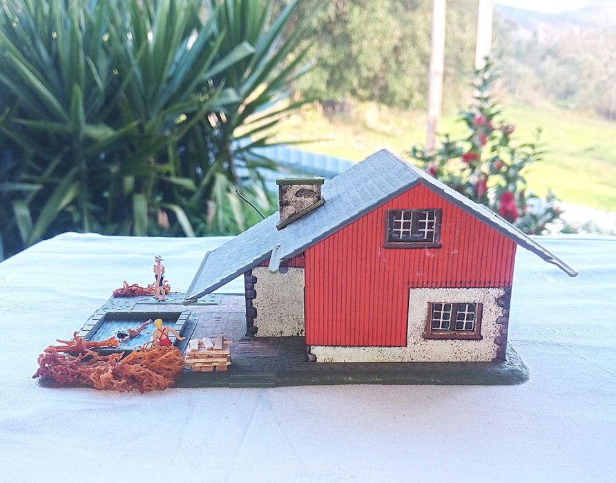 FALLER 1561, Vivenda com piscina com ILUMINAÇÃO