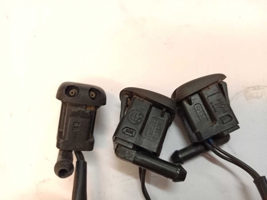 BMW E39 E60 E61 E81 E87 E53 Dysza spryskiwacza podgrzewana na Maskę