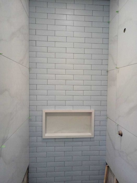 Pedreiro especializado em reformas, azulejos e reboco .