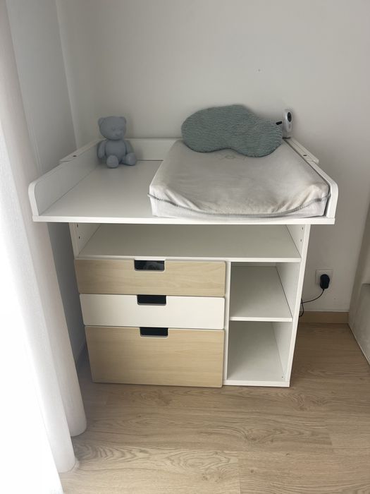 Muda fraldas/secretaria IKEA