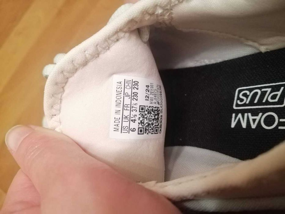 Кросівки Adidas, оригінал з американського сайту, 37р,23 см,маломірять